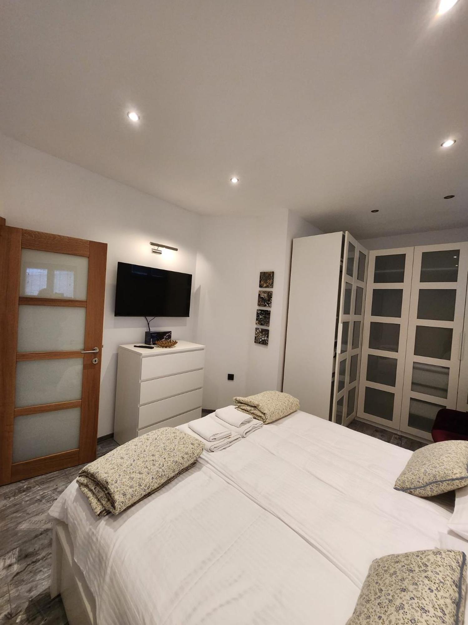 Adria Apartamento *